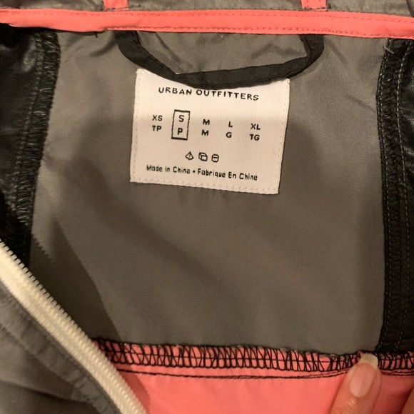 Urban Outfitters Colorblock Windbreaker - Picture 4 of 4
